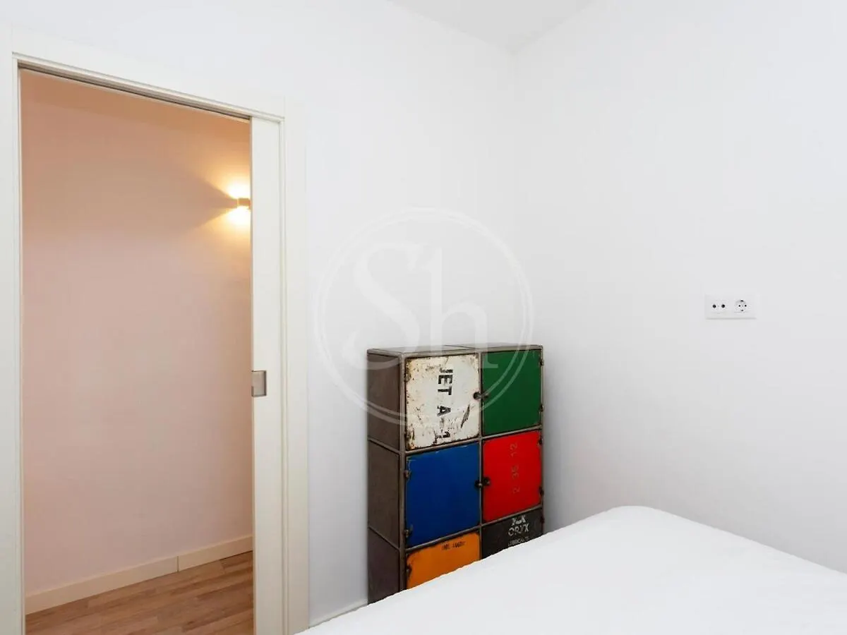 Apartamento Con Terraza Junto A Paseo De Gracia Barcelona 0*,  Spain